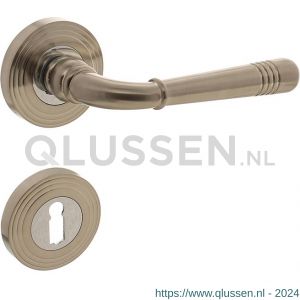 Intersteel Living 1725 deurkruk 1725 Emily op rond rozet 7 mm nokken met sleutelgat plaatje chroom nikkel mat 0019.172503