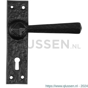 Kirkpatrick KP2445R PC55 deurkruk gatdeel rechtswijzend op schild 152x38 mm PC55 smeedijzer zwart TH6244560332